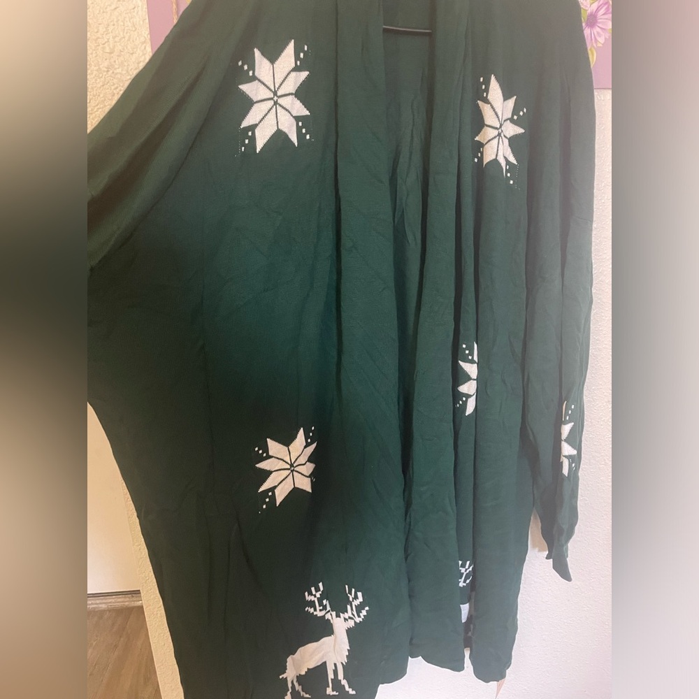 NWT BloomChic Green Kimono with White Snowflake and Deer Design 28w